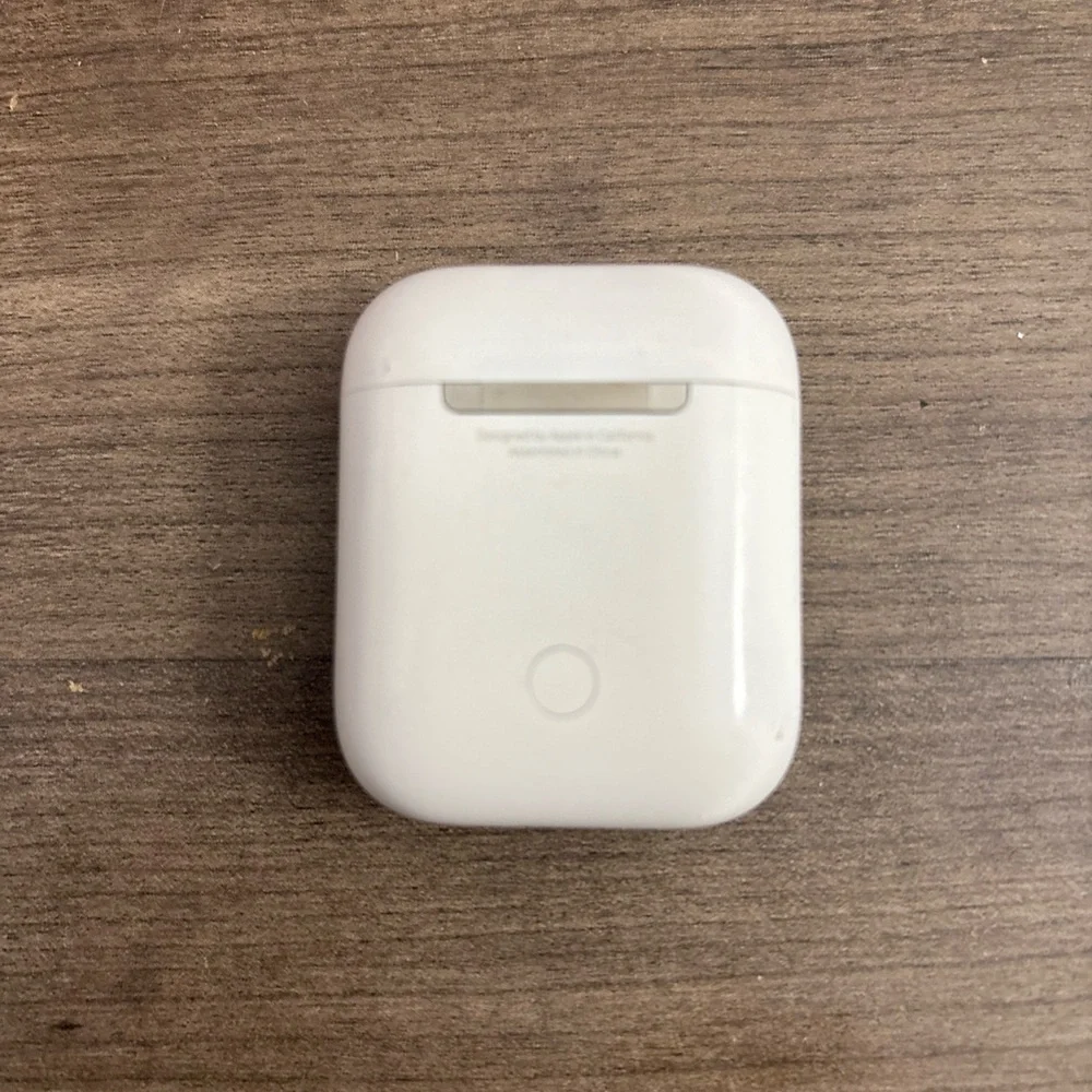 White Wireless Earbuds Case